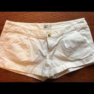 American Eagle white shorts